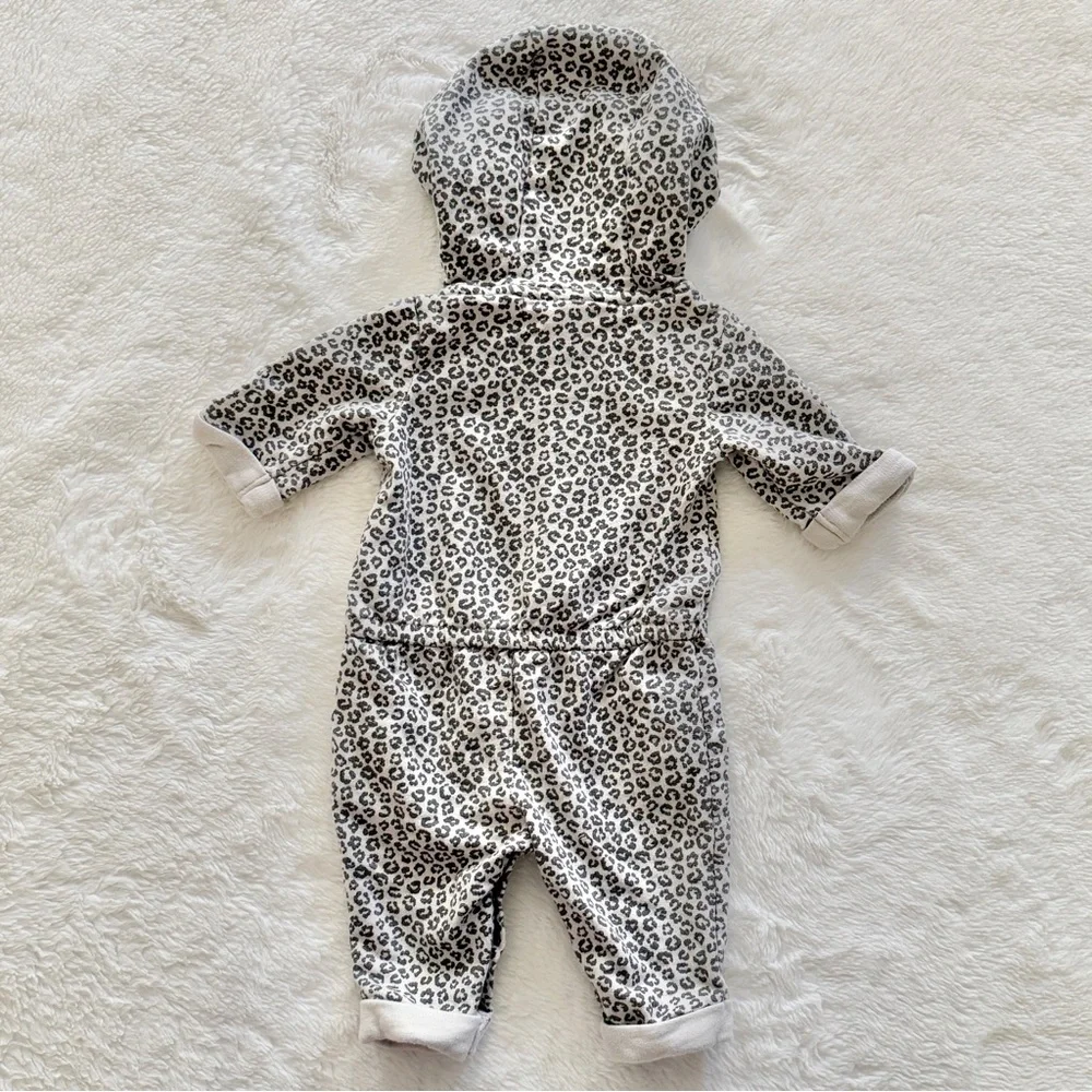 Carter’s Hooded Leopard Zip-Up Jumpsuit Gray Size 3 Months